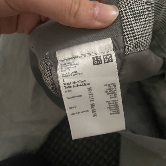 Uniqlo grey straight leg pant - Picture 4 of 4